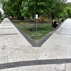 Парковые дорожки из крупной тротуарной плитки, плитка Алом «Мегаполис»