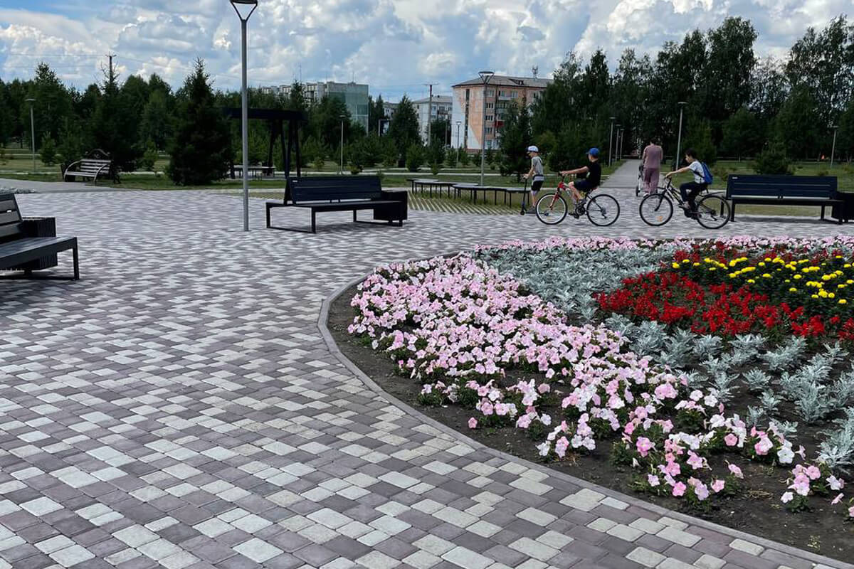Кемеровская область, ПГТ Бачатский, парк «Юбилейный»